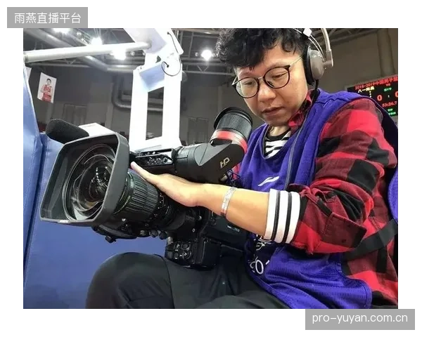 转播机构开始寻求将“握力稳定性系数”等装备认证数据整合进比赛直播，为观众提供更深度的球员表现分析